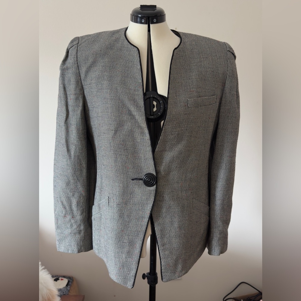 Vintage Suits Galore Gray Speckled Blazer Size 12 Minimalist Tailored Jacket